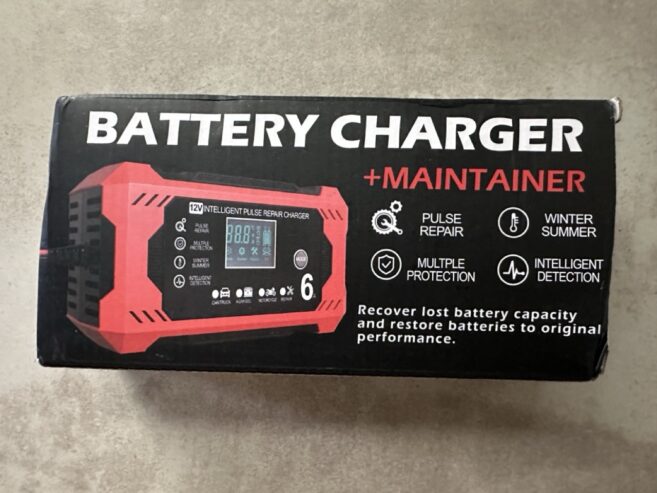 Smart 12V Battery Charger LCD Display