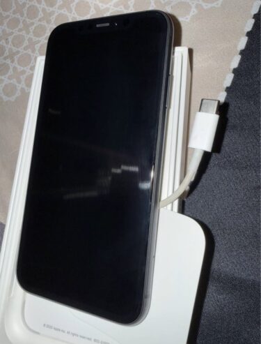 iPhone 11 – Black