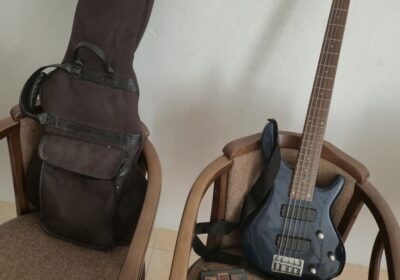 RTCL Auto Temp – Bass Guitar with Accessories and Case
