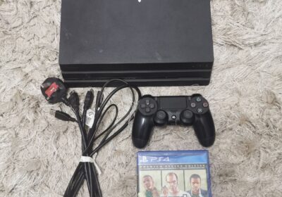 Gaming Console with Controller and Game – PS4 Bundle