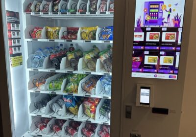 Vending Machine with Snacks and Drinks