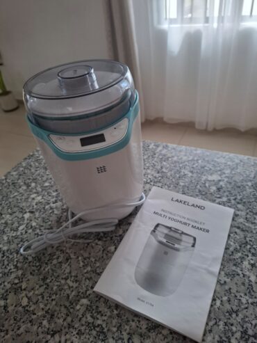 Yoghurt and soft cheese maker