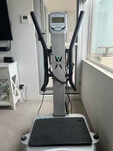 Exercise machine vibrating plate hypervibe