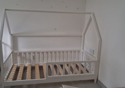White Baby Crib with House Frame Design